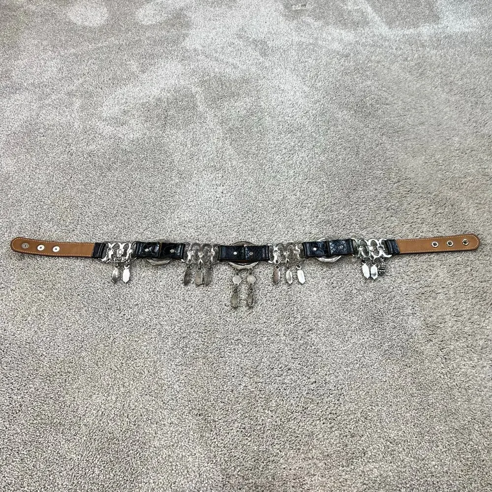 Vintage Women's Black & Silver Tone Medallion Hanging Charm Western Belt (XS/S)